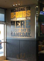 Buffalo Wild Wings outside