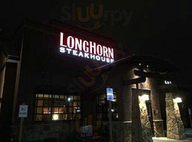 Longhorn Steakhouse outside