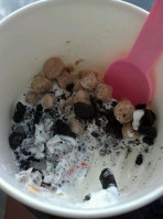 Bonbon Frozen Yogurt food