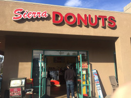 Sierra Doughnut outside