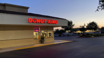 Donut King outside