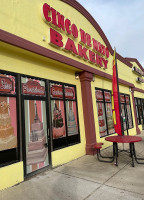 Cinco De Mayo Bakery outside