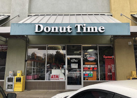 Donut Time outside