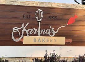 Karina's Bakery outside