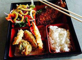 Taka's Japanese Grill food