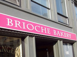 Brioche Bakery Cafe outside