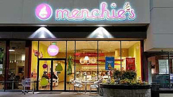 Menchie's Frozen Yogurt outside