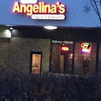 Mama Angelinas Pizza outside