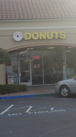 Judy's Donut outside