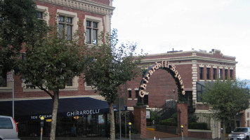 Ghirardelli Chocolate Experience outside