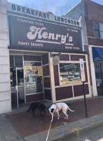 Henry's Confectionery outside