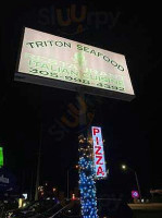 Triton Seafood outside