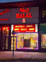 Naz’s Halal Food outside