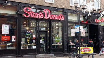 Stan's Donuts outside