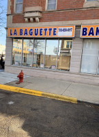 La Baguette Bakery Cakes outside