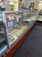 Sauer's Bakery outside