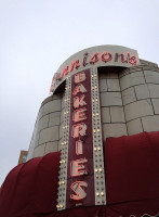 Bennison's Bakery outside