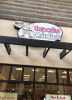 Cupcake Charlie's outside