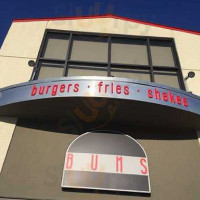 Buns Burgers outside