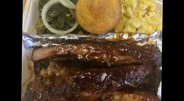 Cuzin's Soul Food food