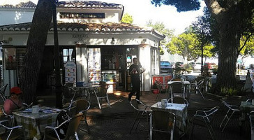 Loco Moco Drive-inn outside