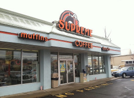 Supreme Coffee Donuts East Side outside