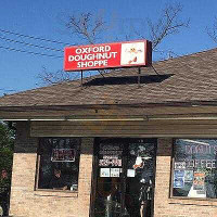 The Doughnut Shoppe outside