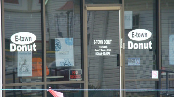 Etown Donut outside