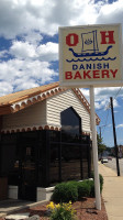 O&h Danish Bakery outside