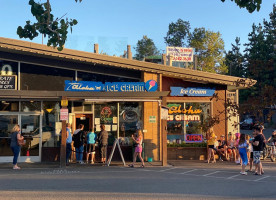 Aloha Ice Cream And Dessert outside