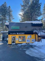 Sugar Pine Bakery outside