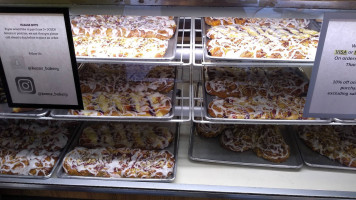 Kean's Bakery food