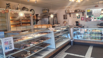 Kean's Bakery inside