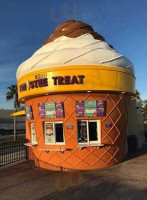 Twistee Treat Cape Canaveral outside