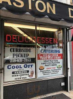 Douglaston Deli outside