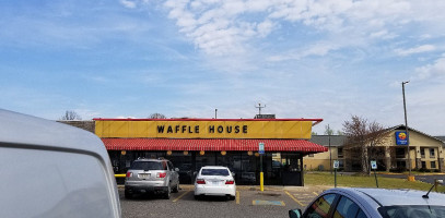 Waffle House outside