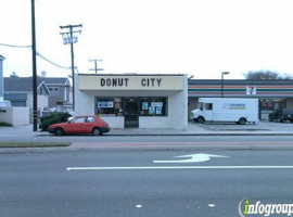 Donut City outside