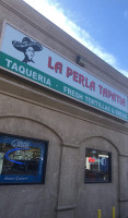 La Perla Tapatia outside