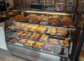 Crispelli's Bakery food