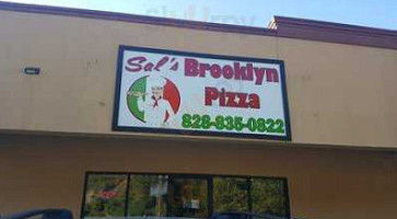 Sal's Brooklyn Pizza outside