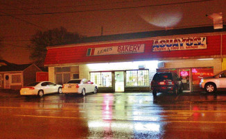 Bakery Lemus outside