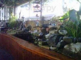 Umi Sushi inside