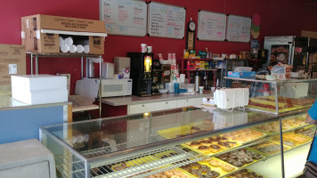 Pinckney Bakery inside