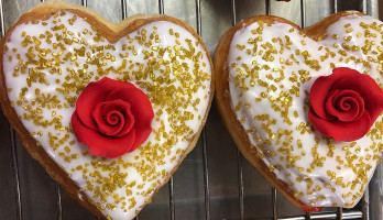 King's Donuts food