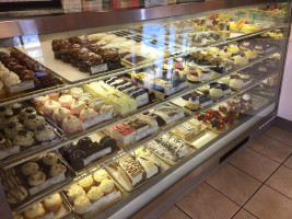 Rossmoor Pastries/matt&nat Bakery food