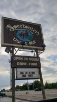 Sweetwater's Donut Mill outside