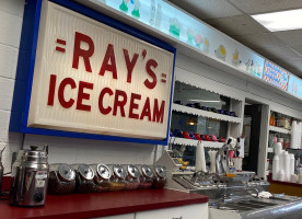 Ray's Ice Cream outside