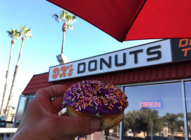 D K's Donuts outside