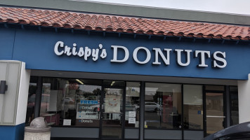 Crispy's Donuts outside