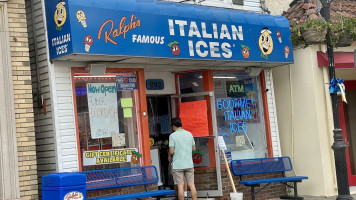 Ralph's Famous Italian Ice outside